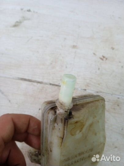 Бачок главного тормозного цилиндра Peugeot 308