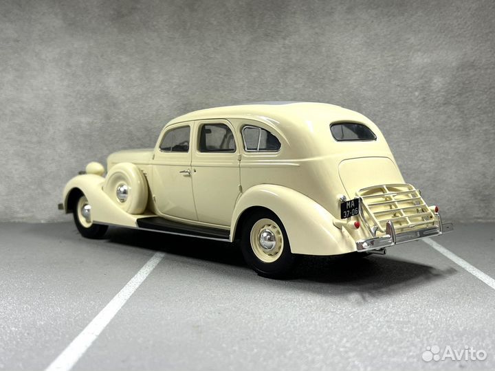 Коллекционная модель Зис-101А 1:24 Hachette