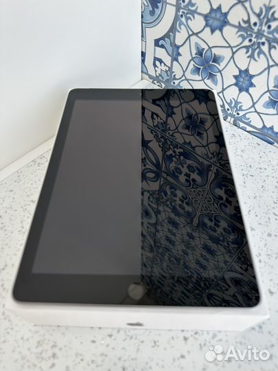 iPad (6th Generation) Wi-Fi + Cellular 32 гб