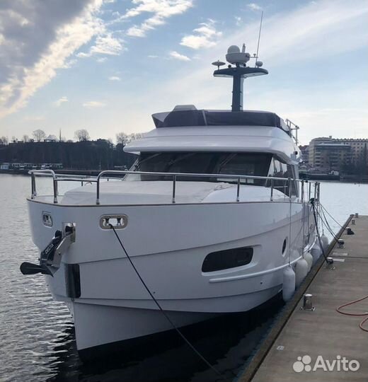 Моторная яхта Azimut Magellano 43, 2015 год