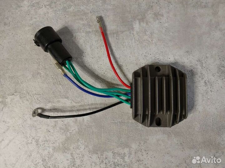 Реле-регулятор на лодочный мотор Yamaha F40-50