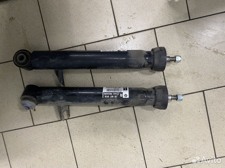 Задний амортизатор bmw X5 X6 F15 F16 F85,86