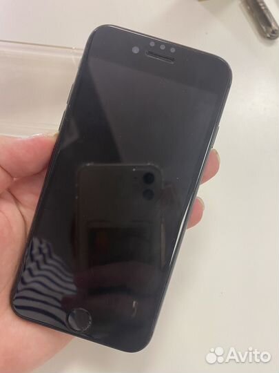 iPhone 8, 64 ГБ