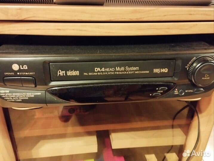 Видеомагнитофон LG