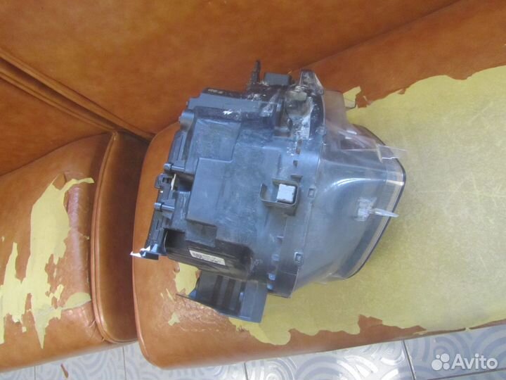 Фара правая Hyundai Santa Fe 4 92102S1110