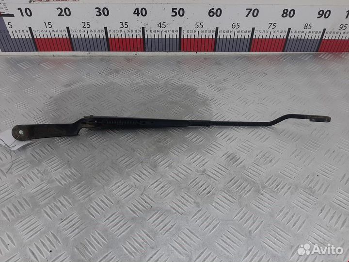 Щеткодержатель (поводок стеклоочистителя, дворник)