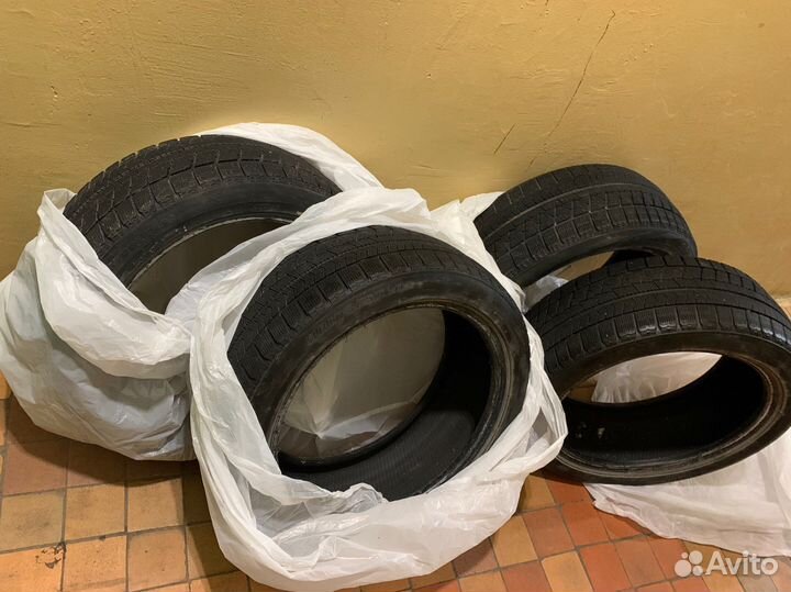 Bridgestone Blizzak VRX 215/45 R17 87S