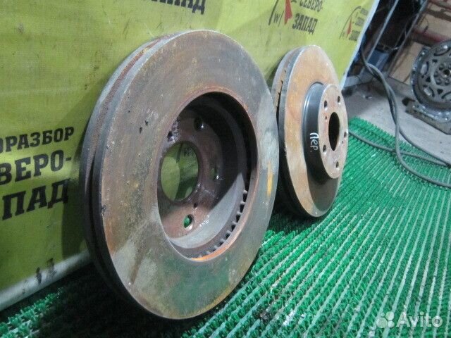 Диск тормозной передний Toyota Corolla ZRE181 1ZR