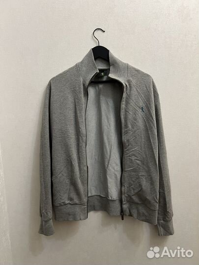 Свитер с замком