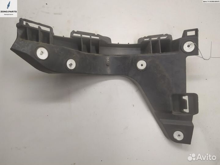 Кронштейн бампера заднего 13300744 на Opel Zafira C