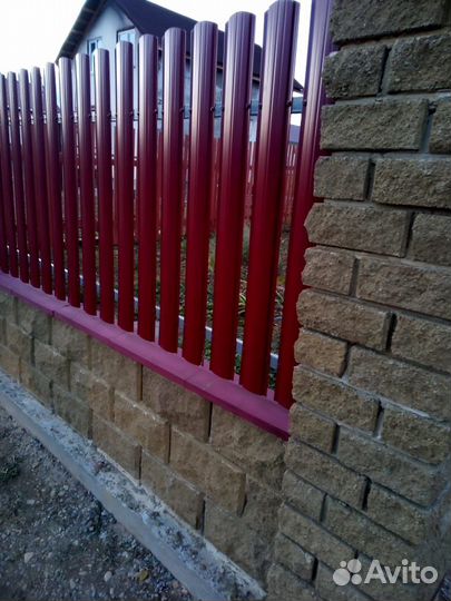 Забор из евроштакетника