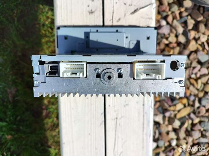 Штатная магнитола на Mitsubishi Pajero Sport