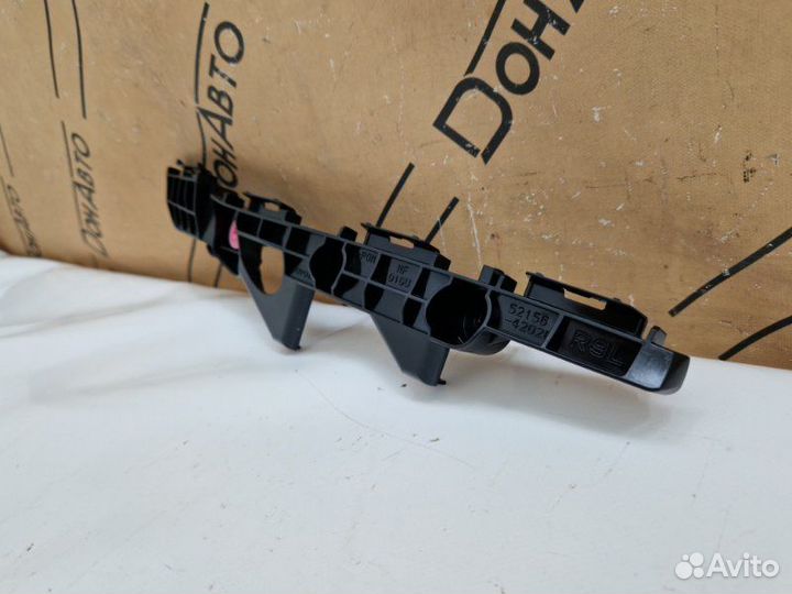 Кронштейн бампера задний левый Toyota Rav4 40