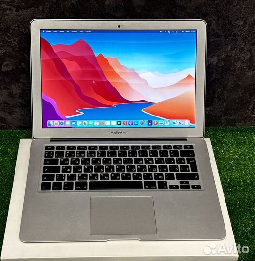 Премиум ноутбук Apple MacBook Air 13 Core i5 SSD