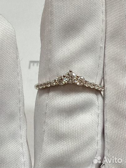 Золотое кольцо с камнем 17,5р