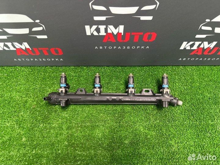 Топливная рейка с форсунками Volkswagen Polo 5 1.6