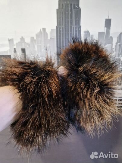 Меховой воротник и манжеты