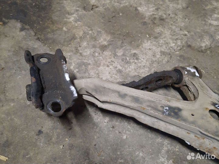 Рычаг подвески передний левый nissan primera p11