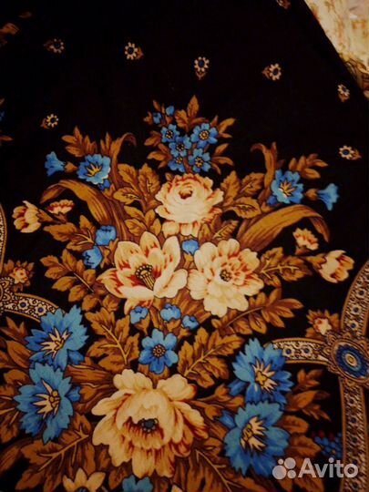 Платки- шали павловопосадские СССР,ч/ш новые 148см