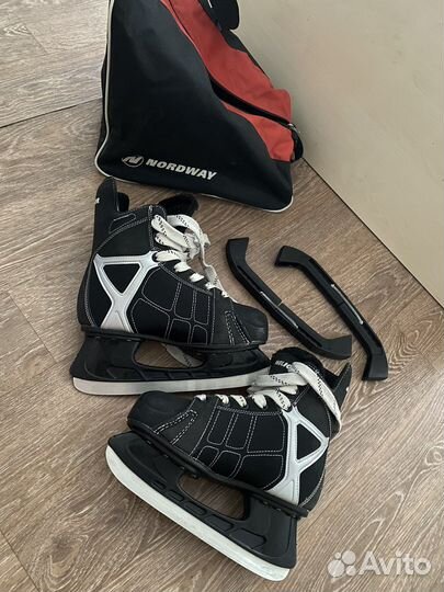 Коньки хоккейные