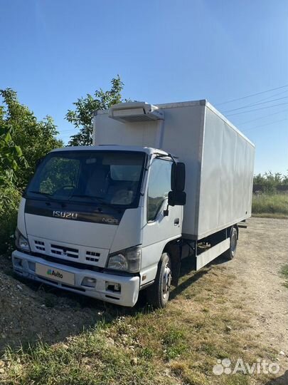 Isuzu NQR75, 2011