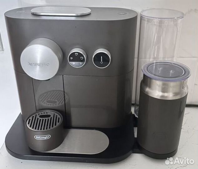 Kофемашина nespresso Delonghi Expert & Milk