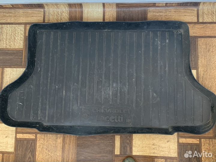 Автомобильные коврики в багажник