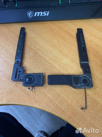 Динамики MacBook Air