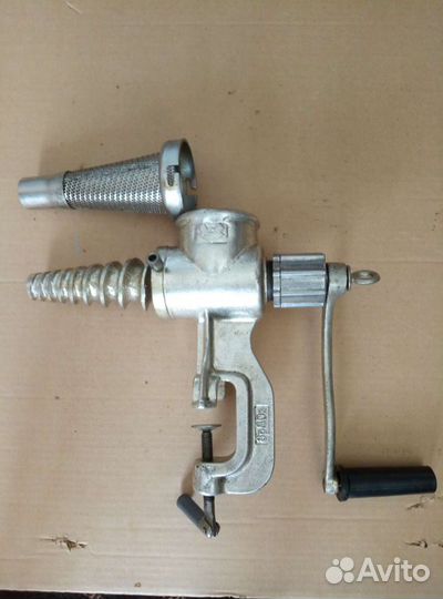 Соковыжималка шнековая