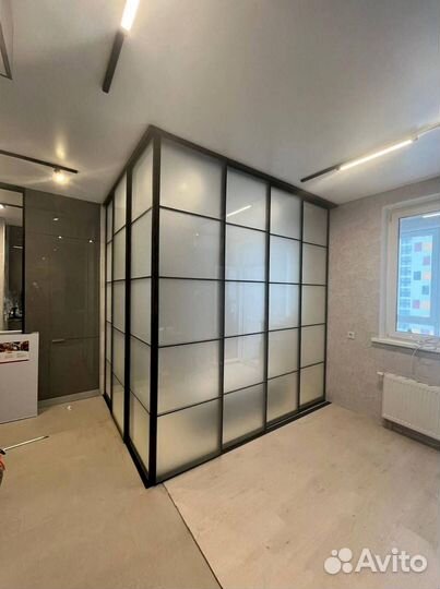 Стеклянная перегородка