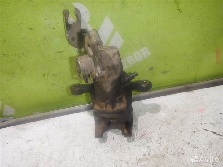 Суппорт задний правый Хендай Лантра 96-00