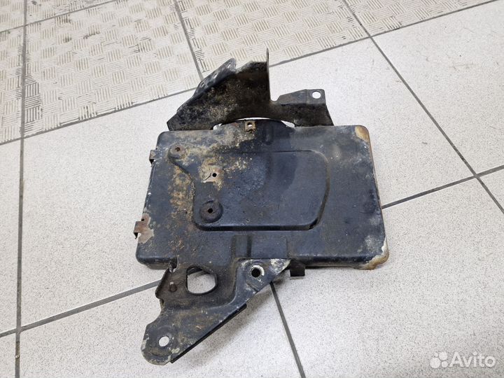 Кронштейн аккумулятора (Площадка акб) Audi 80 V6