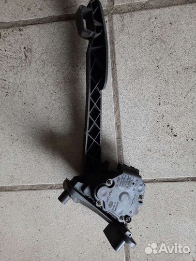 Педаль газа volvo s80 1998 г.в. 2.9