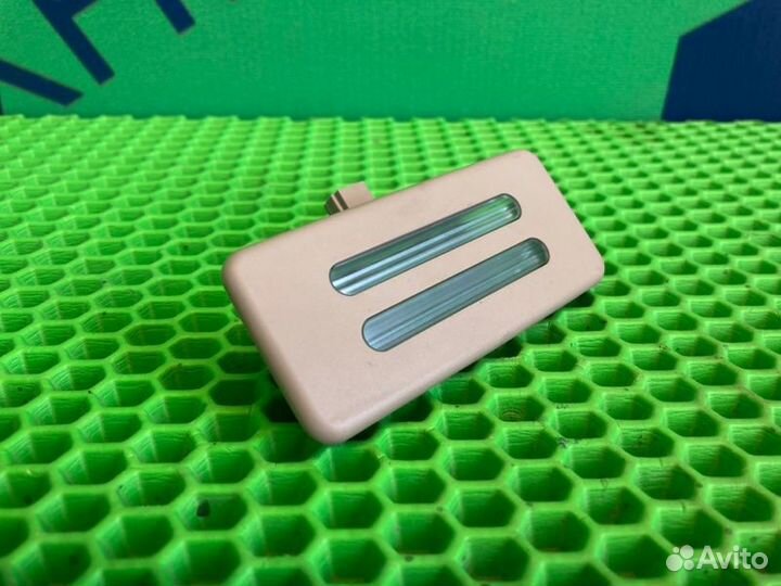 Плафон подсветки салона Bmw X5 E70 N57D30A 2012