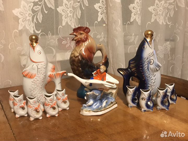 Фарфоровый сервиз,графин и статуэтка,всё из СССР