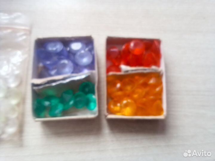 Продам камушки цветные
