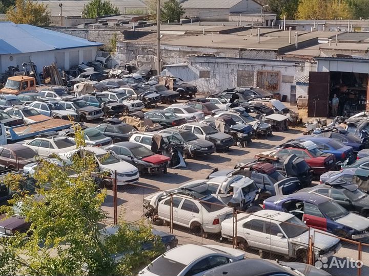 Кронштейн двигателя 111 правый Мерседес 203 C-Klas