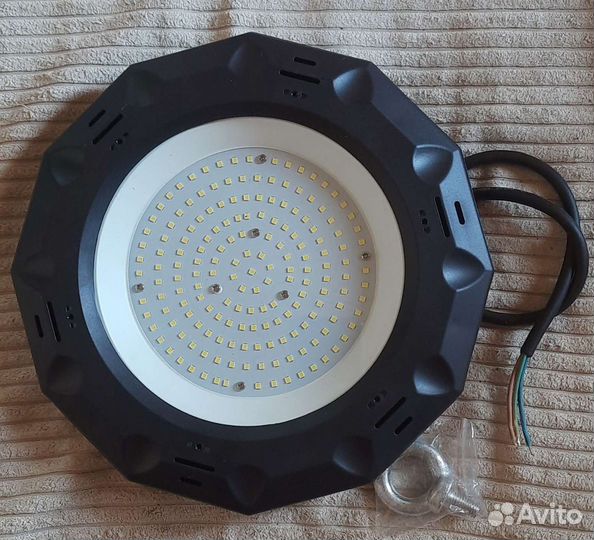 Светодиодный светильник 100 вт