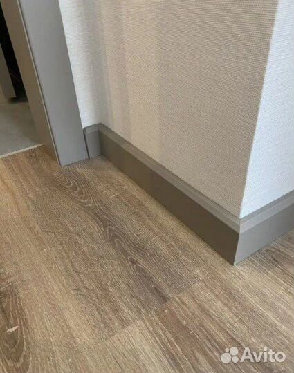 Укладка ламината, поклейка обоев