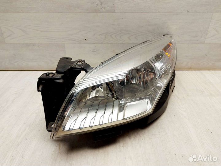 Фара левая Renault Megane 3. 2008-2014