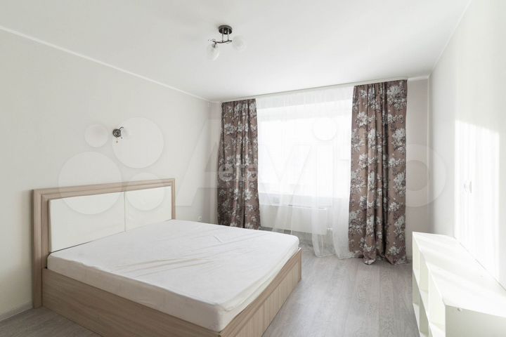 2-к. квартира, 74 м², 1/14 эт.