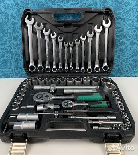 Набор инструментов (головок и ключей) 61 шт