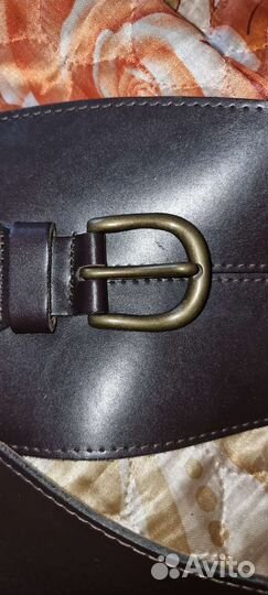 Широкий кожаный пояс