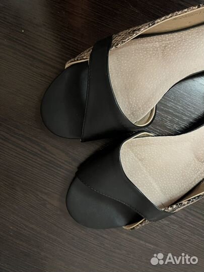 Босоножки 40