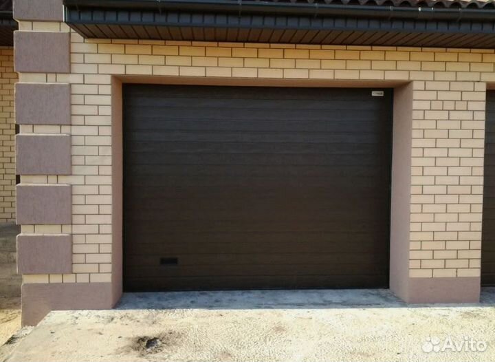 Ворота секционные подъемные