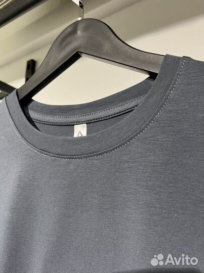 Базовая футболка Reebok Classic