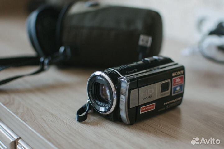 Видеокамера Sony HDR-PJ200E