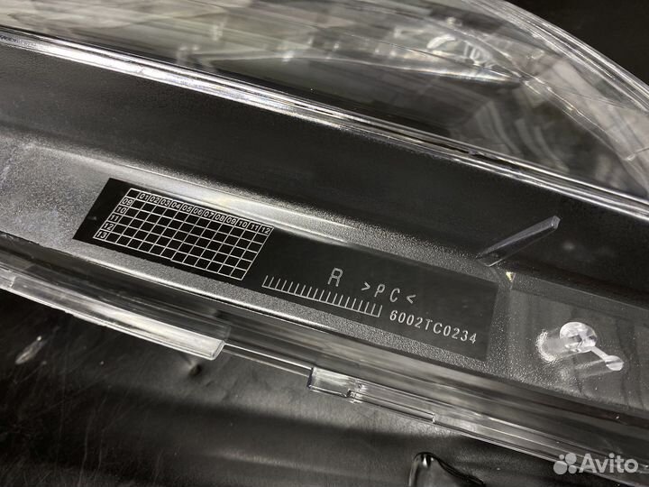 Стекло фары Mercedes W166/ML350 (11-15)