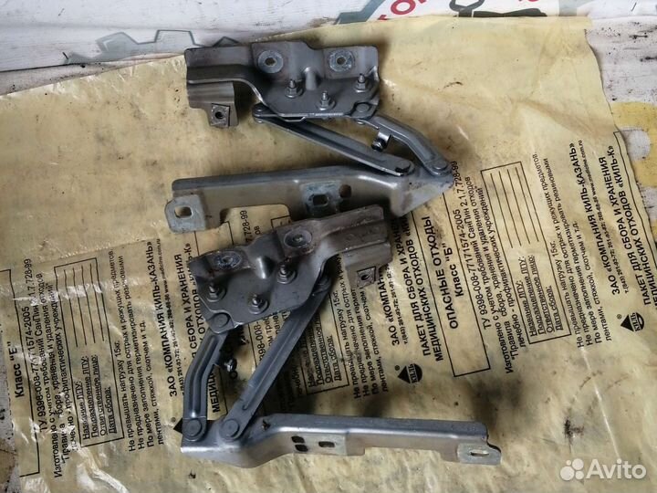 Петли капота Opel Astra J