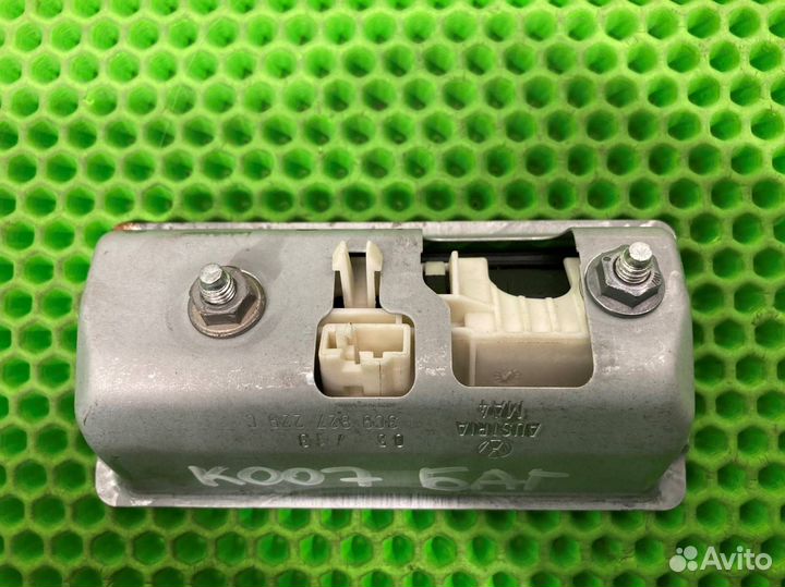 Ручка двери багажника Volkswagen Touareg NF 7P5